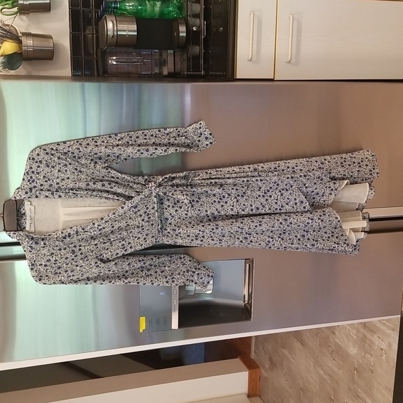 💕FAME AND PARTNERS💕 The Winslet Dress ~ Blue Floral Print US 2 Wrap Dress - Picture 7 of 14